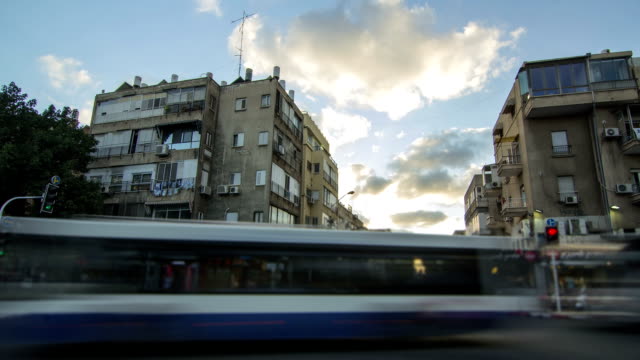 Tel-Aviv-del-centro-de-la-ciudad-de-lapso-de-tiempo-de-tráfico