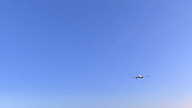 Kommerzielles-Flugzeug,-das-zum-Flughafen-Sao-Bernardo-do-Campo-nach-Brasilien-reist