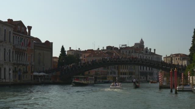 Italia-verano-día-Venecia-famosa-ponte-la-Academia-camino-viaje-panorama-4k