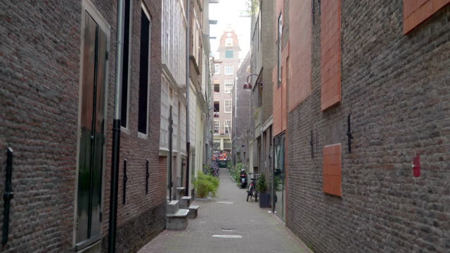 Small-street-in-between-two-buildings