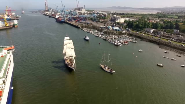 Ships-on-Dublin-Harbour