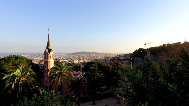 Blick-auf-die-Stadt-vom-Park-Güell-in-Barcelona