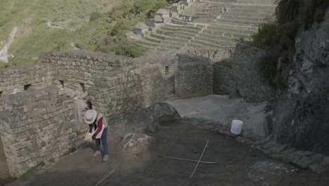 Los-trabajadores-de-reparación-Machu-Picchu-en-Perú