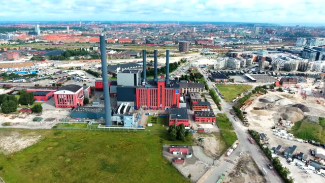 Vista-aérea-de-la-ciudad-sobre-la-central-eléctrica-Copenhague-HC-Oersted