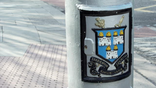 Dublin-emblem-in-a-street-light-post