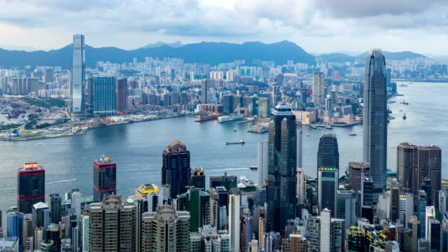 4K-time-lapse-:-Sunset-over-Victoria-Harbor-at-Victoria-Peak,-Hong-Kong