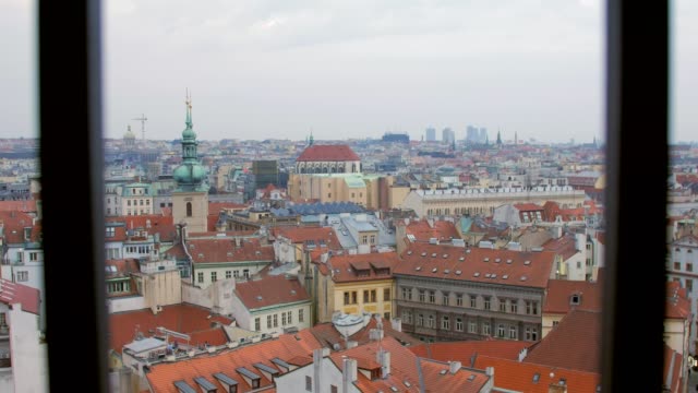 Blick-auf-Prag-vom-alten-Rathaus-in-der-Dämmerung