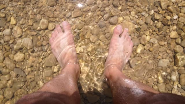 Feet-getting-wet-on-the-water