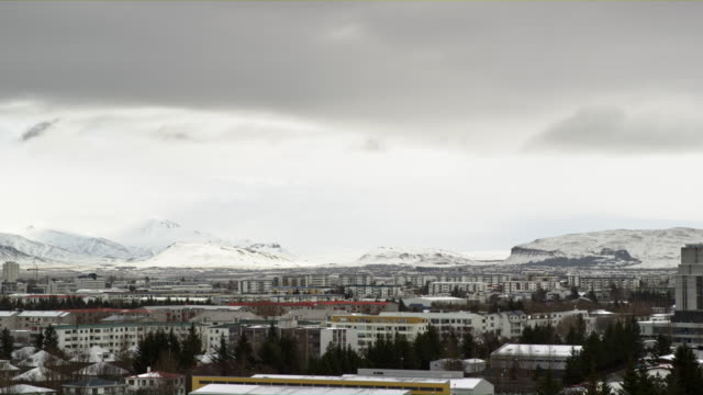 Vista-panorámica-de-Hallgrímskirkja-en-invierno,-Islandia