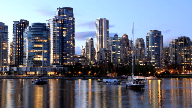 Tag-zur-Nacht-Zeitraffer-von-Vancouver,-Kanada