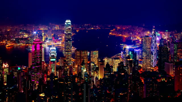 Blauen-Stunde,-Zeitraffer-von-Hong-Kong-–-ZOOM-IN