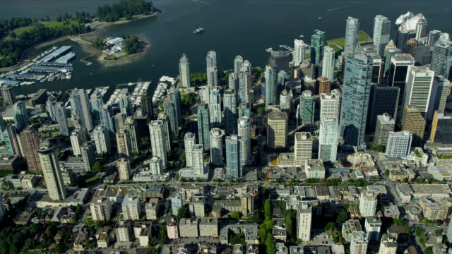 Vista-aérea-de-la-ciudad,-al-puerto-de-Vancouver