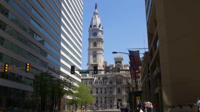 Estados-Unidos-día-de-verano-Filadelfia-ciudad-sala-de-vista-a-la-calle-4-k,-Pensilvania