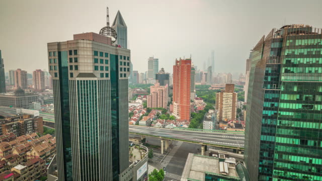 China-Shangai-panorama-de-paisaje-urbano-superior-de-techo-luz-centro-día-4k-lapso-de-tiempo