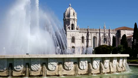 Fountain-named-Luminosa-in-Belem-district.-Lisbon,-Portugal