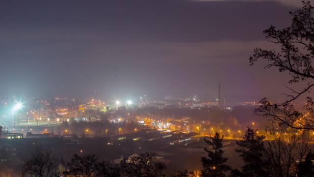 nächtliche-Stadt,-4K-Panorama-Zeitraffer,-Vilnius-Litauen