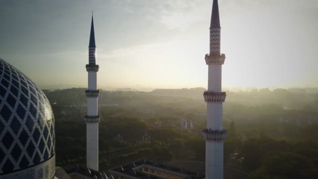 Aerial-Footage---Sunrise-at-a-mosque.