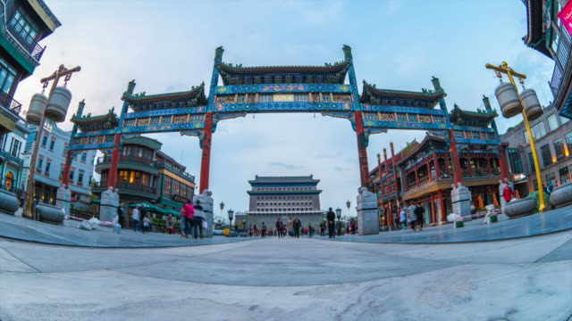 Tiempo-video-de-lapso-de-Beijing-Zhengyang-puerta-Jianlou-en-la-calle-Qianmen-en-la-ciudad-de-Beijing,-China,-Time-lapse-4K