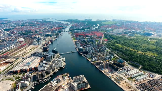 Luftaufnahme-der-Stadt-über-Kopenhagen