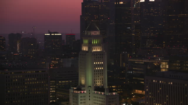 Los-Angeles,-Luftaufnahme-von-Los-Angeles-in-der-Abenddämmerung-mit-Stadt-im-Hintergrund.
