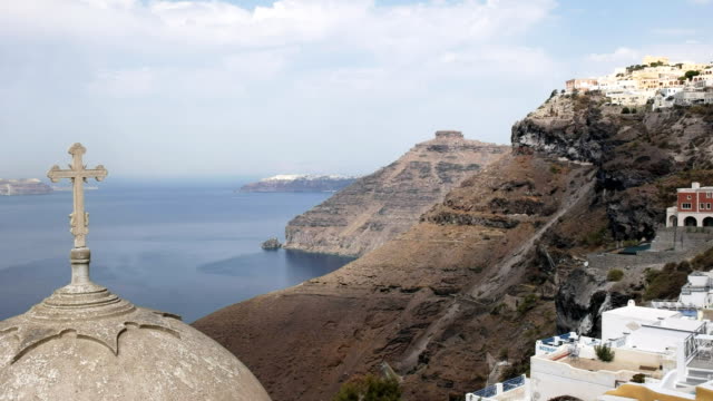 morning-view-from-fira-towards-the-town-of-oia,-santorini