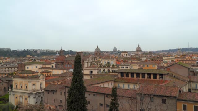 Domes-of-temples-and-roofs-of-buildings-in-Rome