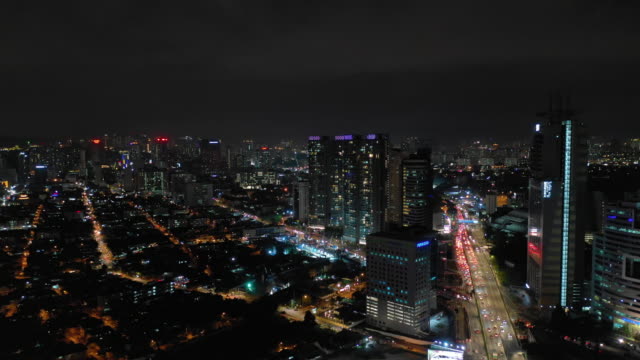 Nacht-Beleuchtung-Kuala-Lumpur-Stadtbild-Verkehr-Straße-aerial-Panorama-4k-Malaysia