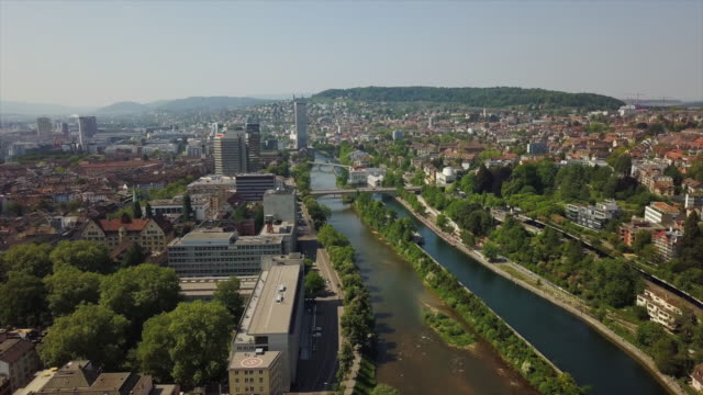 Sonntags-zurich-Innenstadt-Luft-Panorama-4k-Schweiz