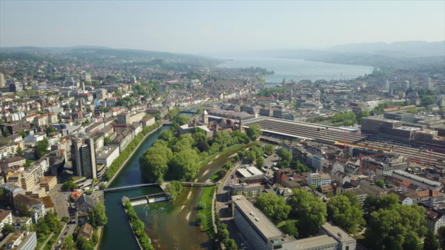 Sommertag-zurich-Innenstadt-Luftpanorama-4k-Schweiz