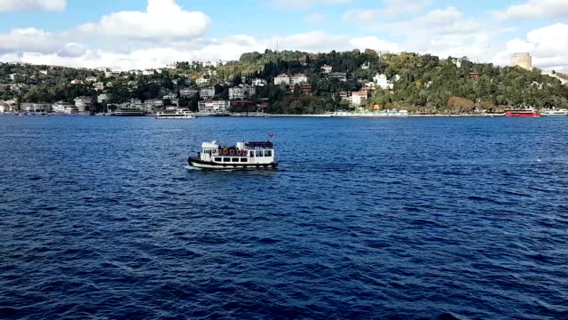 Fähren-über-den-Bosporus-in-Istanbul