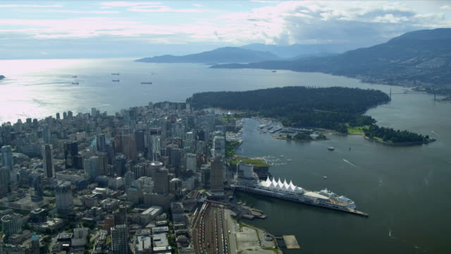 Aerial-Landschaftsblick-über-Vancouver-Harbour-Canada-Place