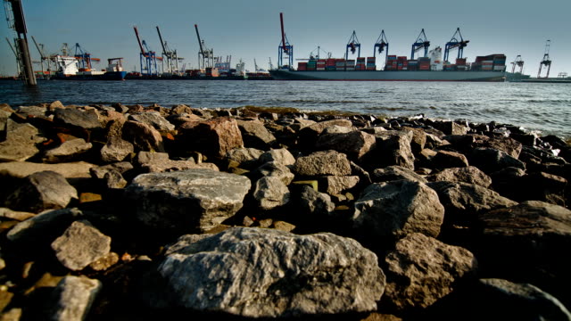 El-puerto-de-Hamburgo-time-lapse