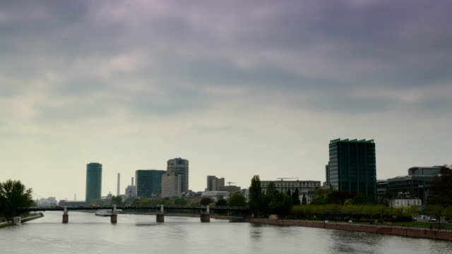 Frankfurt-del-Main-río-lapso-de-tiempo