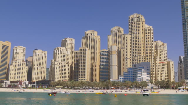 Marina-de-dubai,-Emiratos-Árabes-Unidos-día-soleado-JBR-Bahía-Palma-panorama-4-K
