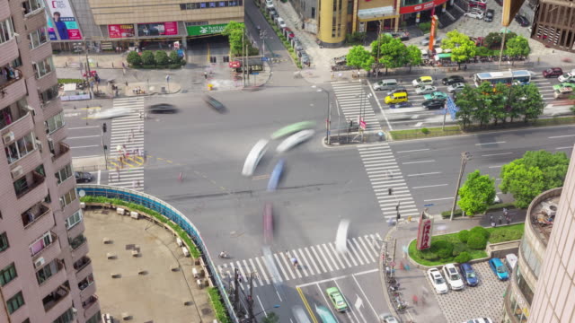 Tag-wenig-befahrenen-Kreuzung-4-k-Zeit-hinfällig-aus-Shanghai-Dach