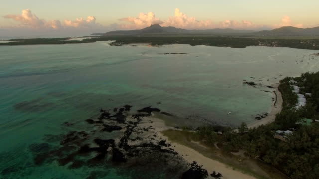 Blue-lagoon-and-Mauritius-coastline,-aerial-view