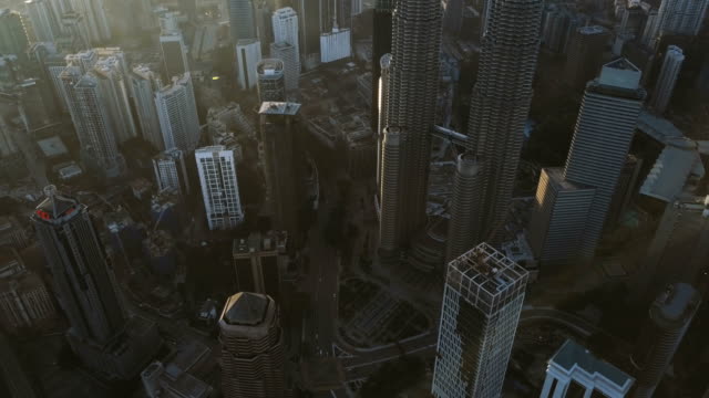 Imágenes-de-Aerial-drone-en-el-horizonte-de-la-ciudad-de-Kuala-Lumpur