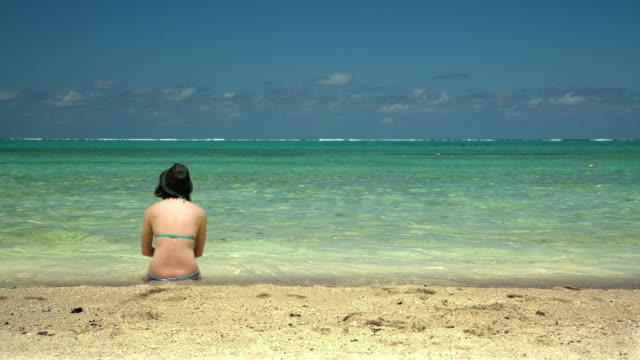 Young-Woman-and-the-Endless-Ocean-2