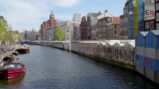 Big-and-tall-buildings-on-the-side-of-the-big-canal