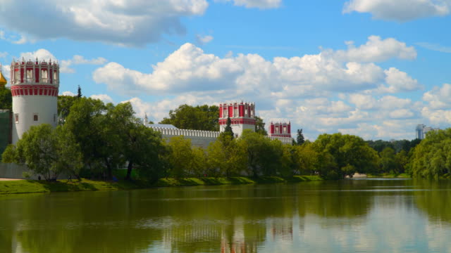 Novodevichy-monastery-on-the-shore-of-the-pond