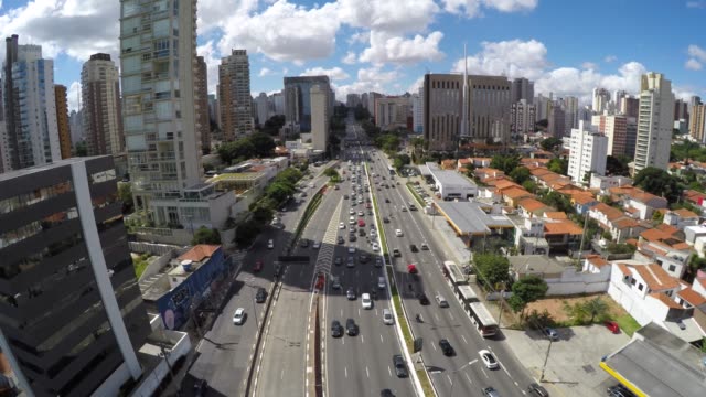 Aerial-View-von-23-de-Maio-Avenue-in-Sao-Paulo,-Brasilien