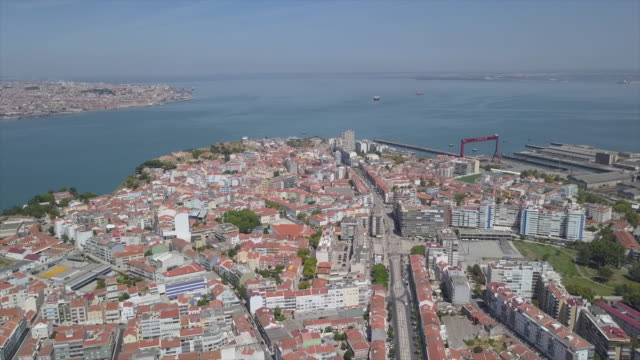Portugal-sonnigen-Tag-Zeit-Lissabon-Bucht-Dock-Antenne-Stadtpanorama-4k