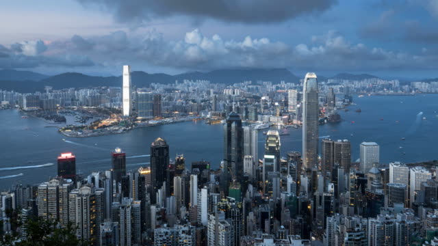 Sonnenuntergang-Panorama-Zeitraffer-vom-Gipfel-in-Hongkong
