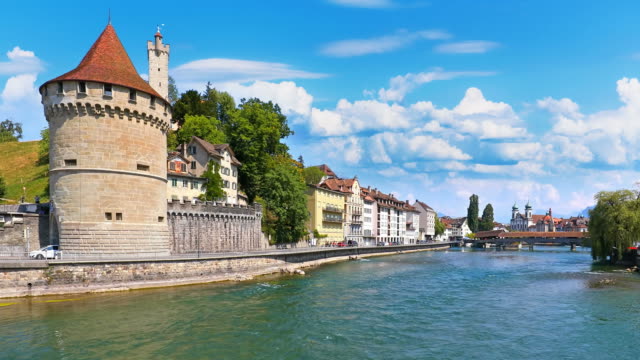 Old-Town-architecture-of-Lucerne,-Switzerland