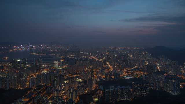 Hong-Kong,-China,-Timelapse---gran-ángulo-de-puesta-de-sol-vista-desde-el-acantilado-del-suicidio