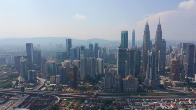 Sonnliche-Tag-Kuala-Lumpur-Innenstadt-Bau-Verkehr-Straße-Luftbild-4k-malaysia