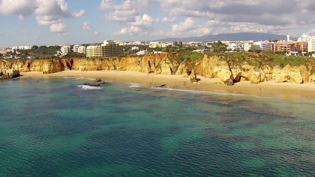 Aérea-de-Praia-da-Rocha-del-Algarve-en-Portugal