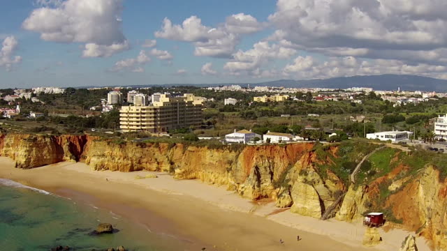 Luftaufnahme-von-Praia-da-Rocha-in-Portimao-der-Algarve,-Portugal