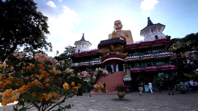 Tempel-des-Buddha-in-Sri-Lanka