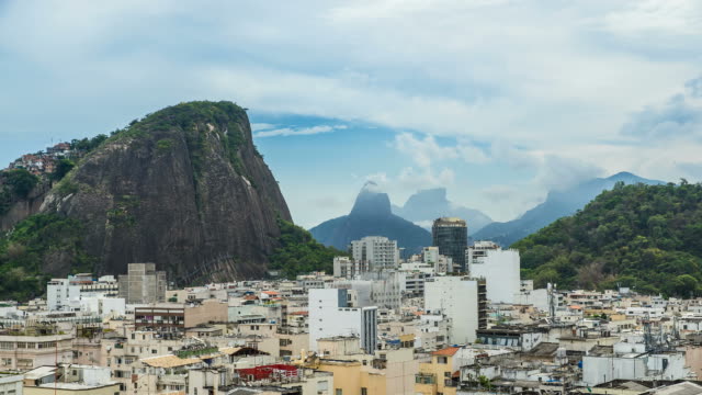 Moviendo-las-nubes-sobre-el-Río-de-Janeiro,-Brasil,-lapso-de-tiempo